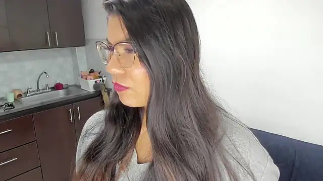 Luna Dumont online show from 29, 3, 2026