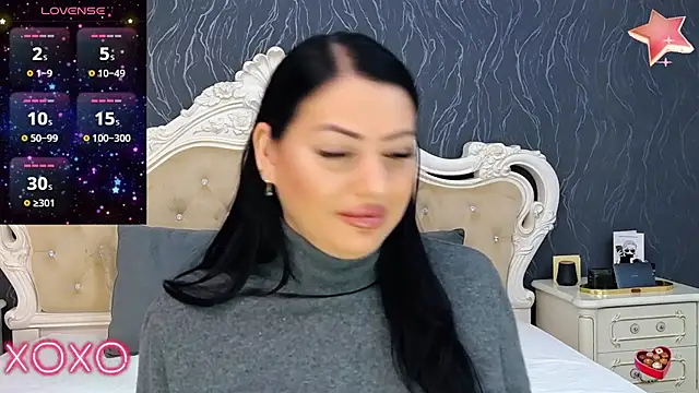 Lauren Saint online show from 4, 1, 2025