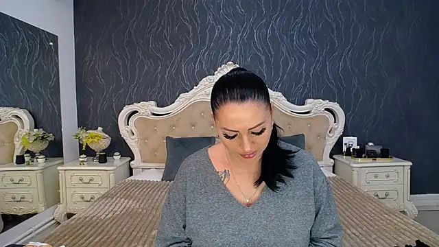 Lauren Saint online show from 13, 2, 2025