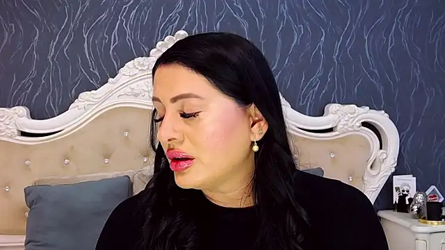 Lauren Saint online show from 1, 10, 2025