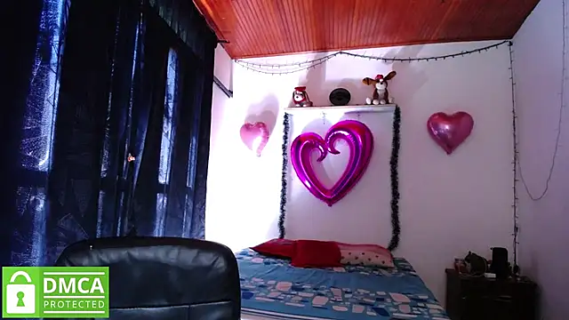 Snapshot of Mr_MrsCurie chatting on 11, 12, 2024 Mr MrsCurie online show from 11, 12, 2024