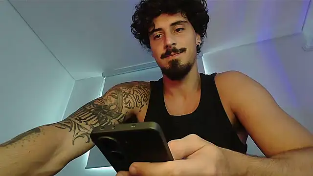 Snapshot of milkoffe chatting on 4, 5, 2026 milkoffe online show from 4, 5, 2026