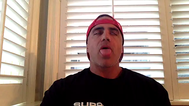 Snapshot of Bad_daddy21 chatting on 2, 10, 2025 Bad daddy21 online show from 2, 10, 2025