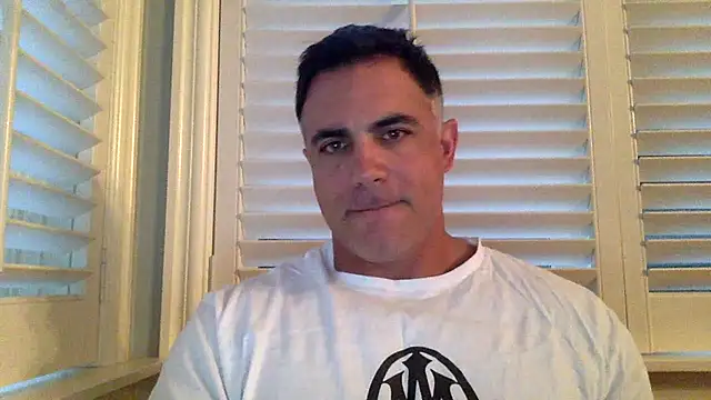 Snapshot of Bad_daddy21 chatting on 9, 10, 2025 Bad daddy21 online show from 9, 10, 2025