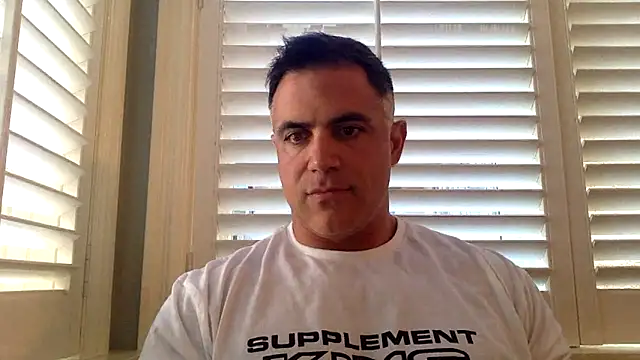 Snapshot of Bad_daddy21 chatting on 16, 10, 2025 Bad daddy21 online show from 16, 10, 2025