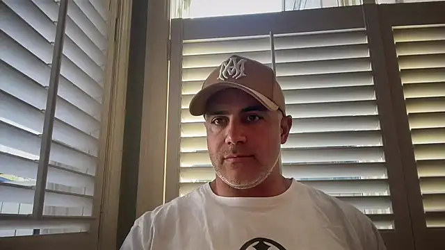 Snapshot of Bad_daddy21 chatting on 20, 10, 2025 Bad daddy21 online show from 20, 10, 2025