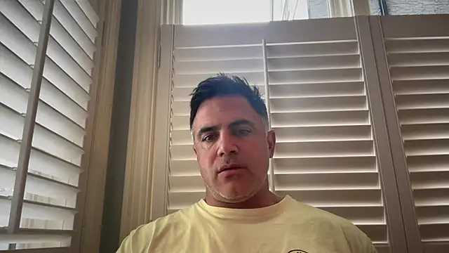 Snapshot of Bad_daddy21 chatting on 6, 1, 2026 Bad daddy21 online show from 6, 1, 2026