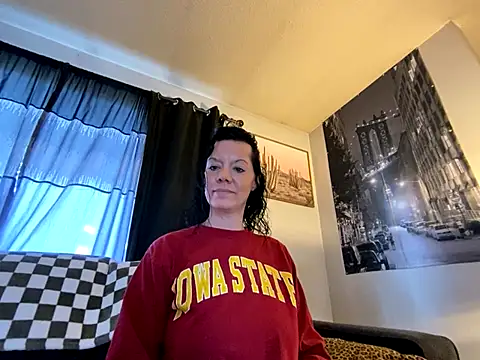 Snapshot of SidneyRaee chatting on 3, 12, 2024 SidneyRaee online show from 3, 12, 2024