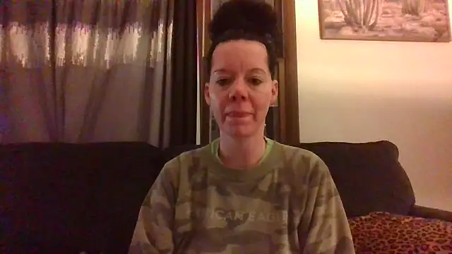 Snapshot of SidneyRaee chatting on 4, 12, 2024 SidneyRaee online show from 4, 12, 2024