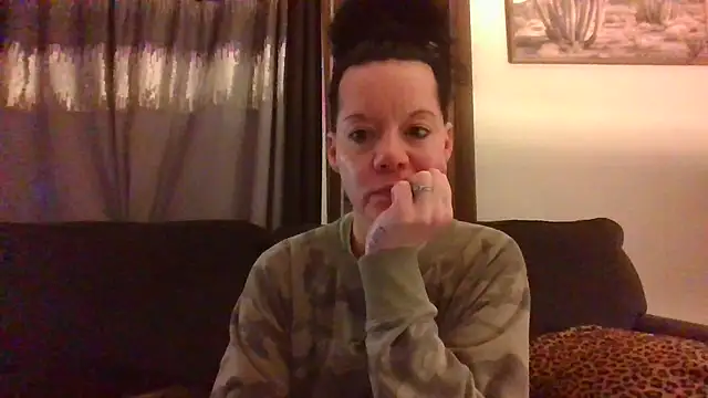 Snapshot of SidneyRaee chatting on 4, 12, 2024 SidneyRaee online show from 4, 12, 2024