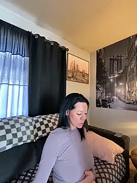 Snapshot of SidneyRaee chatting on 6, 12, 2024 SidneyRaee online show from 6, 12, 2024