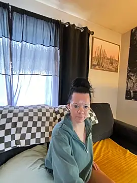 Snapshot of SidneyRaee chatting on 13, 12, 2024 SidneyRaee online show from 13, 12, 2024