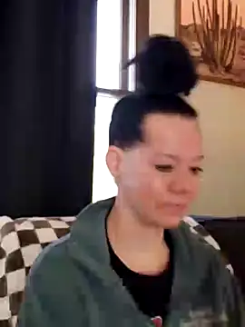 Snapshot of SidneyRaee chatting on 6, 1, 2025 SidneyRaee online show from 6, 1, 2025