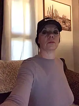 Snapshot of SidneyRaee chatting on 10, 10, 2025 SidneyRaee online show from 10, 10, 2025