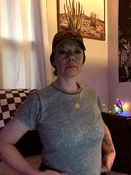 Snapshot of SidneyRaee chatting on 18, 11, 2025 SidneyRaee online show from 18, 11, 2025