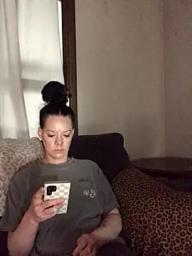 SidneyRaee online show from 13, 4, 2026