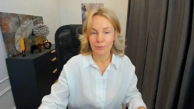 Snapshot of Sinty_Devis chatting on 9, 5, 2026 Sinty Devis online show from 9, 5, 2026