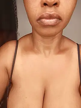Snapshot of boobsnipplian chatting on 24, 5, 2026 boobsnipplian online show from 24, 5, 2026
