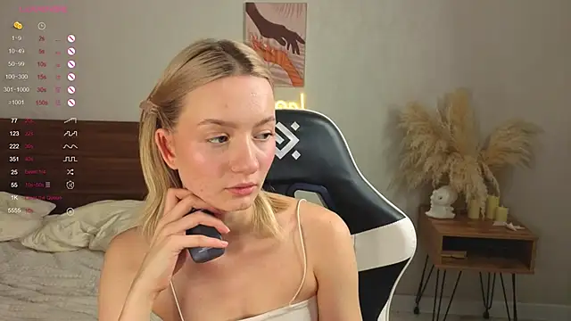 IdaValenti online show from 16, 9, 2025