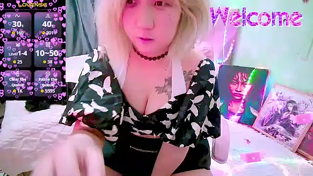 Akemilun online show from 10, 4, 2026