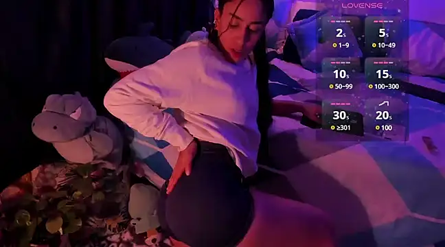 Snapshot of Milan_Rouxx chatting on 6, 12, 2024 Milan Rouxx online show from 6, 12, 2024