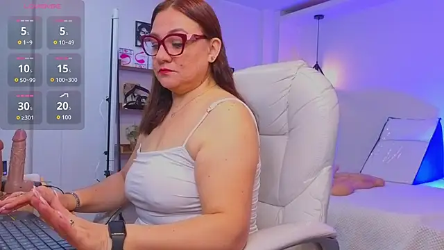 lady nylon  online show from 23, 9, 2025