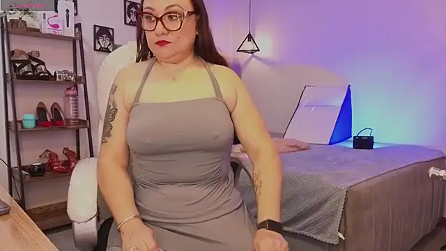 lady nylon  online show from 28, 10, 2025