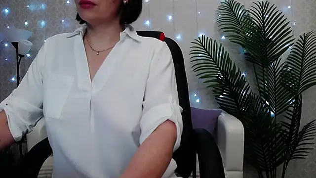 Snapshot of Camelia_Lillie chatting on 12, 5, 2026 Camelia Lillie online show from 12, 5, 2026
