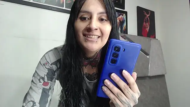 Snapshot of emma_onassis_17 chatting on 5, 12, 2025 emma onassis 17 online show from 5, 12, 2025