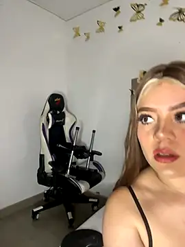 Jullieetta online show from 9, 10, 2025