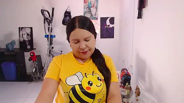 Snapshot of claryssa_ chatting on 10, 6, 2026 claryssa online show from 10, 6, 2026