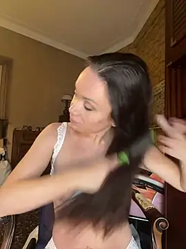 Snapshot of SweetLera chatting on 25, 12, 2024 SweetLera online show from 25, 12, 2024