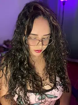 Snapshot of CurlyGirl_1 chatting on 8, 5, 2026 CurlyGirl 1 online show from 8, 5, 2026