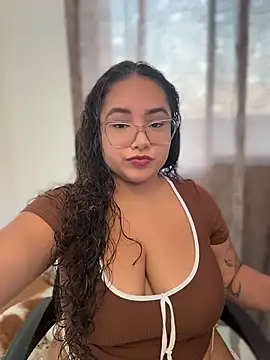 Snapshot of CurlyGirl_1 chatting on 24, 6, 2026 CurlyGirl 1 online show from 24, 6, 2026