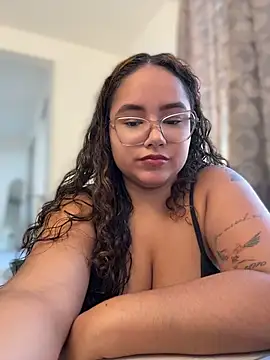 Snapshot of CurlyGirl_1 chatting on 27, 6, 2026 CurlyGirl 1 online show from 27, 6, 2026