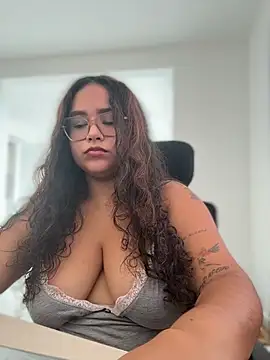 Snapshot of CurlyGirl_1 chatting on 26, 7, 2026 CurlyGirl 1 online show from 26, 7, 2026