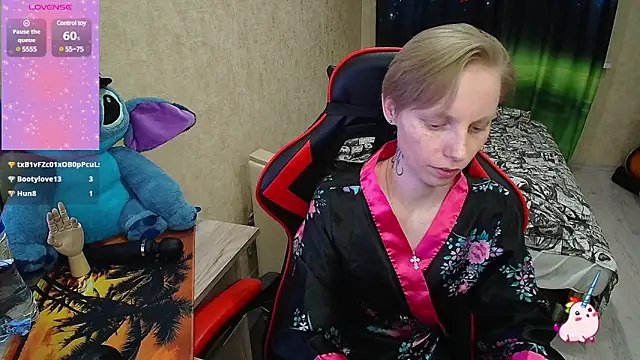 Alexis Gordon online show from 8, 3, 2025