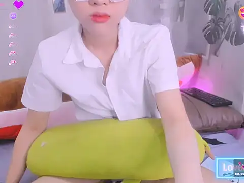 Snapshot of Ly__ chatting on 9, 6, 2026 Ly online show from 9, 6, 2026