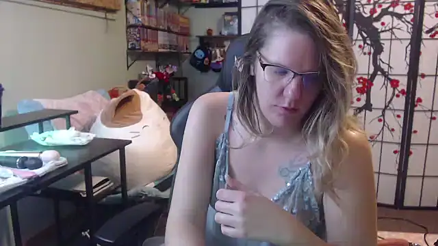 Sarahtineke online show from 26, 2, 2026