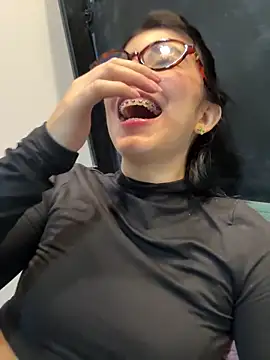 Snapshot of NicolRoss_ chatting on 23, 11, 2025 NicolRoss online show from 23, 11, 2025