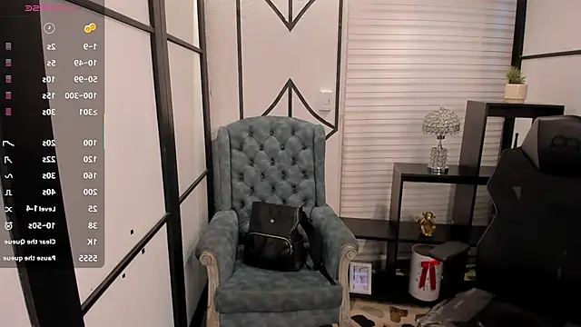 Snapshot of NicolRoss_ chatting on 25, 11, 2025 NicolRoss online show from 25, 11, 2025