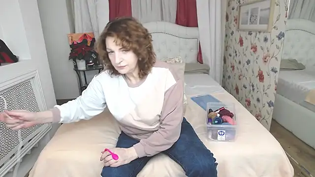AmiHotGranny online show from 10, 4, 2026