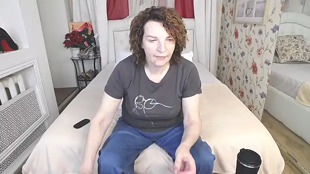 AmiHotGranny online show from 24, 7, 2026