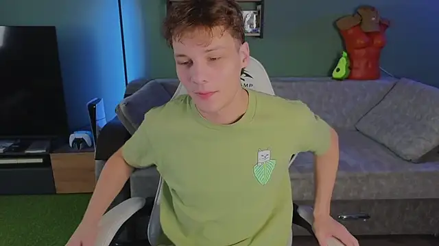 Snapshot of TeddyLiLboy chatting on 6, 11, 2025 TeddyLiLboy online show from 6, 11, 2025