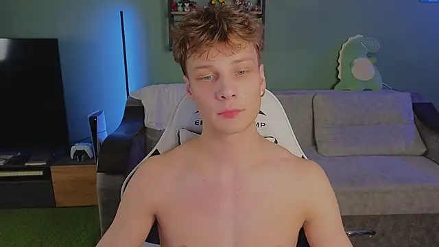 Snapshot of TeddyLiLboy chatting on 7, 11, 2025 TeddyLiLboy online show from 7, 11, 2025