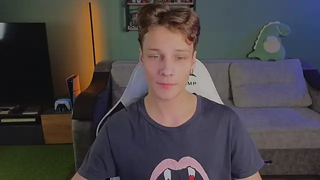 Snapshot of TeddyLiLboy chatting on 14, 11, 2025 TeddyLiLboy online show from 14, 11, 2025