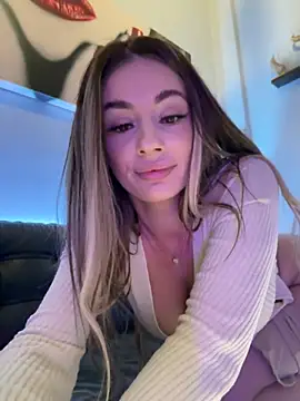 IsabellaEtthan online show from 1, 3, 2025