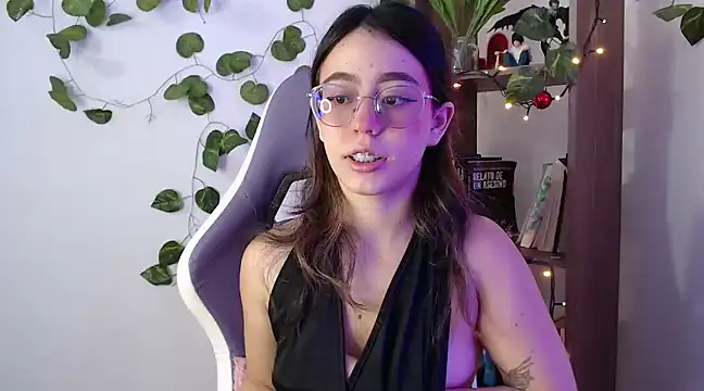 Snapshot of BlairVicent chatting on 27, 2, 2025 BlairVicent online show from 27, 2, 2025