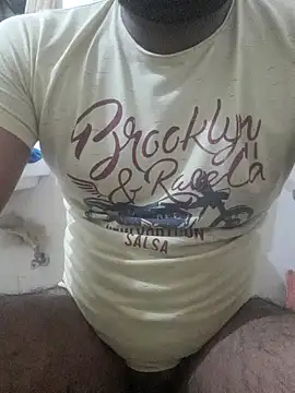 Snapshot of workoutsaurabh chatting on 2, 1, 2025 workoutsaurabh online show from 2, 1, 2025