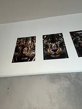 deliaroyal online show from 11, 1, 2025